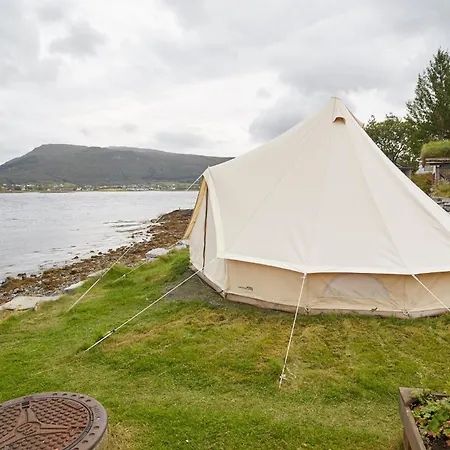 Sandtorgholmen Glamping خيمة فخمة